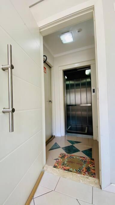 02 Suites E 02 Vagas De Garagem. Apartamento Balneario Camboriu