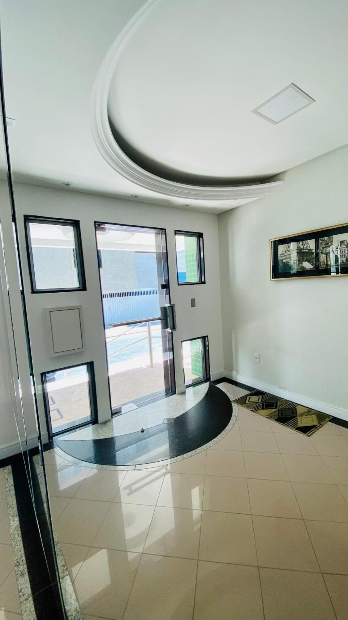 Apartamento 02 Suites E 02 Vagas De Garagem.